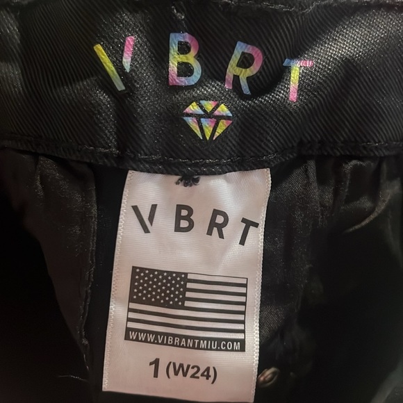 Vibrant M.i.U Black Coated Studded Straight Jeans | Size 1 (24) | NEW/NWT!!🖤🖤 - Picture 11 of 11